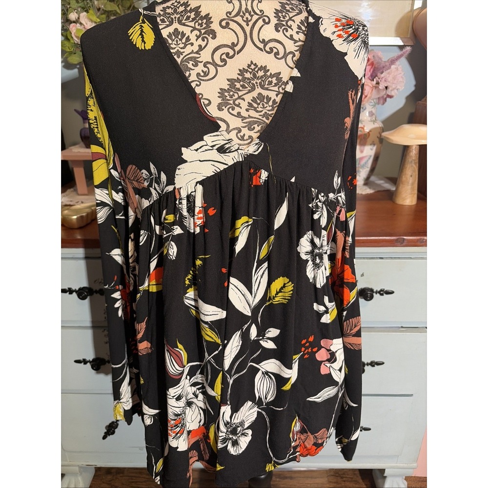 Free People Bella Tunic Top Women's S Black Floral Long Bell Sleeve Flowy Boho S
